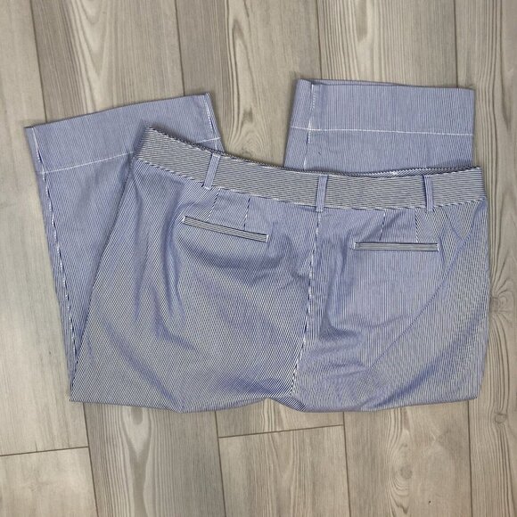 Women’s Talbots 16P Wide Crop Seersucker Striped Pant Blue & White - Picture 6 of 7